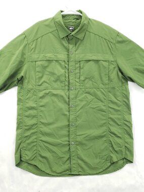 REI Shirt Mens Medium Green Stretch Mesh Short Sleeve Pockets Classic Button-Up